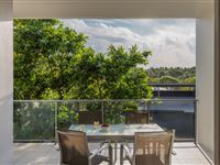 Peppers-Blue-on-Blue-2-Bedroom-Apartment-Balcony 